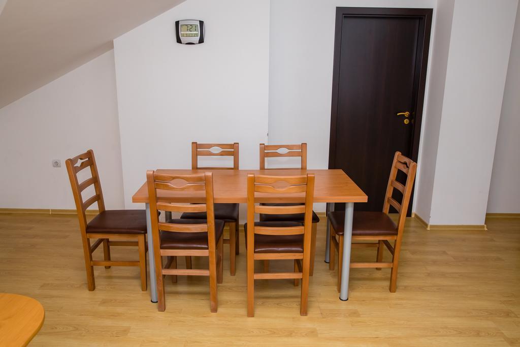 Three Mountains Penthouse Apartment 647 Razlog Bagian luar foto